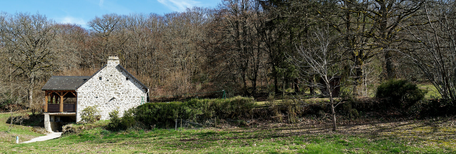 panoramique du terrain et de la maison